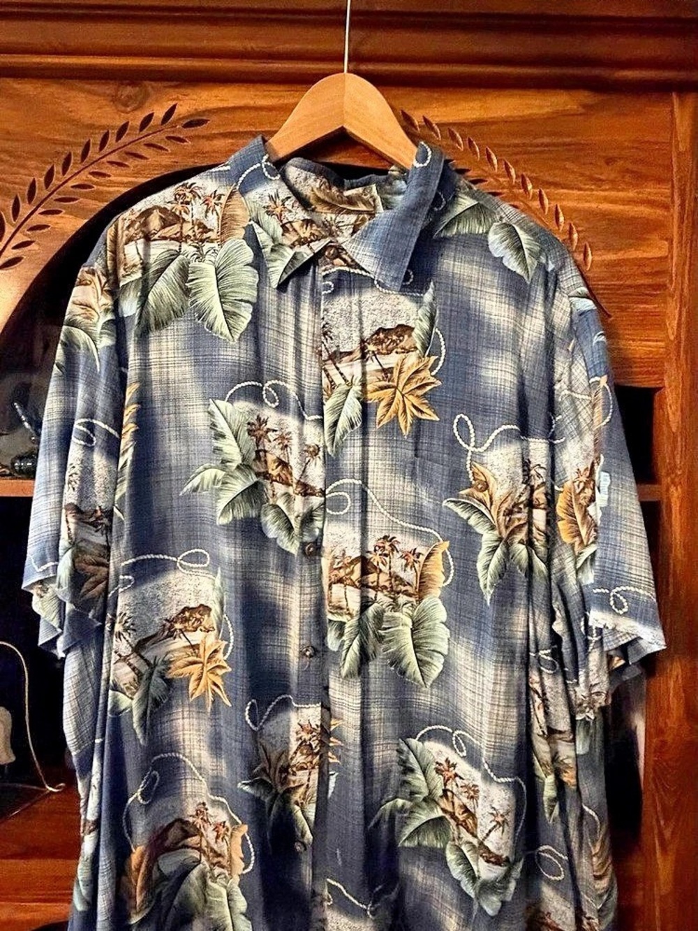 Batik Bay Men's Blue & Green Floral Short Sleeve Shirt